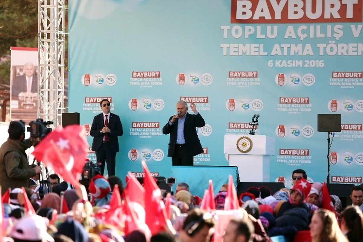 Başbakan Yıldırım: "Yeni Anayasa ve Başkanlık Sistemiyle Bütün Şer Odaklarını Yok Edeceğiz"