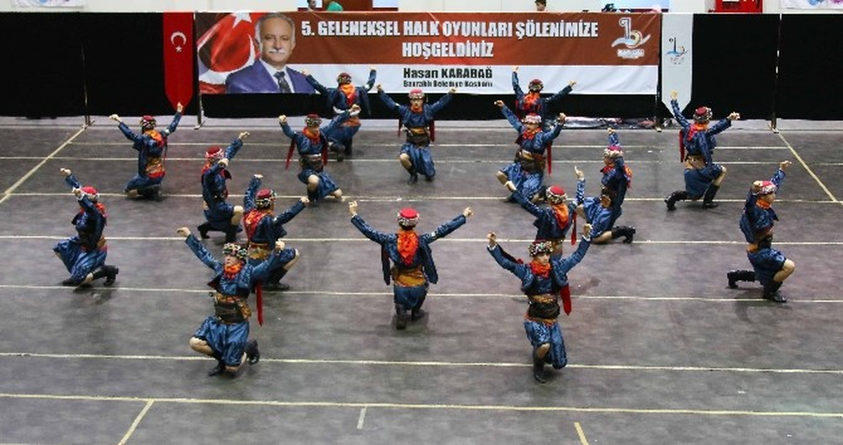 Bayraklı\'da Halk Oyunları Seçmelerine Yoğun İlgi