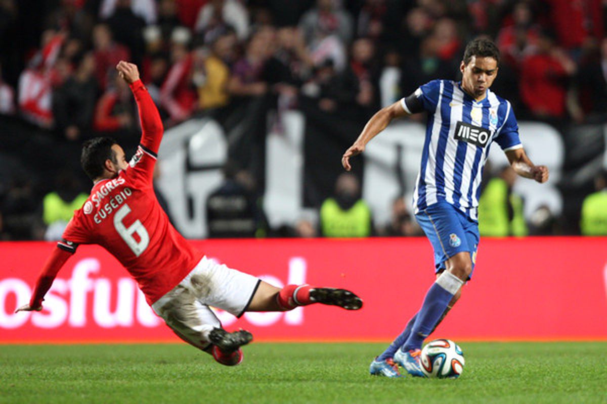 Benfica\'yı Derbide Son Dakika Golu Kurtardı