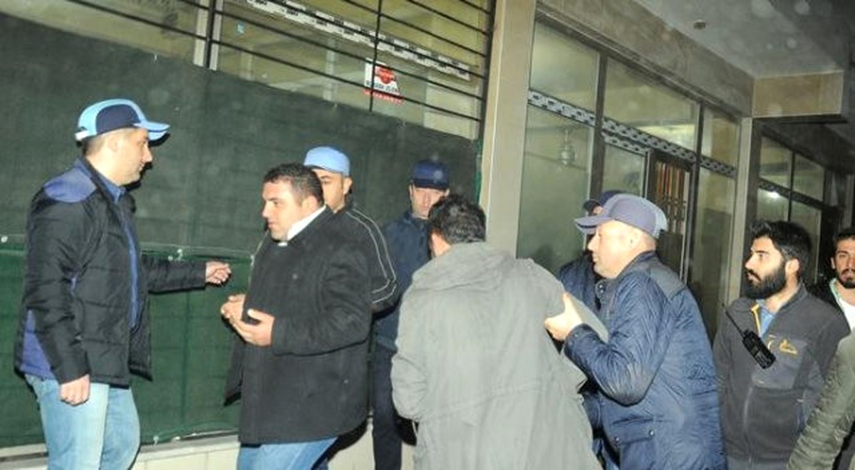 Bursa\'da, İzinsiz Gösteri Düzenlemek İsteyenlerden 8\'i Gözaltına Alındı