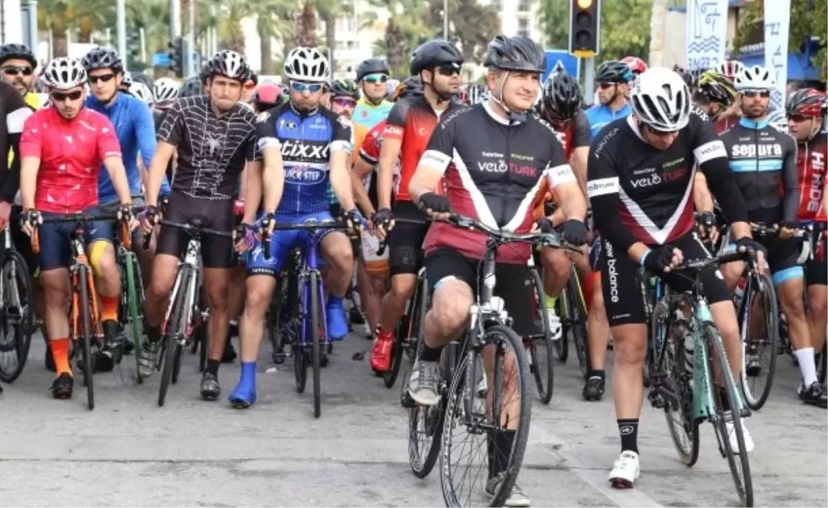 Çeşme'de Bisiklet Yarışı