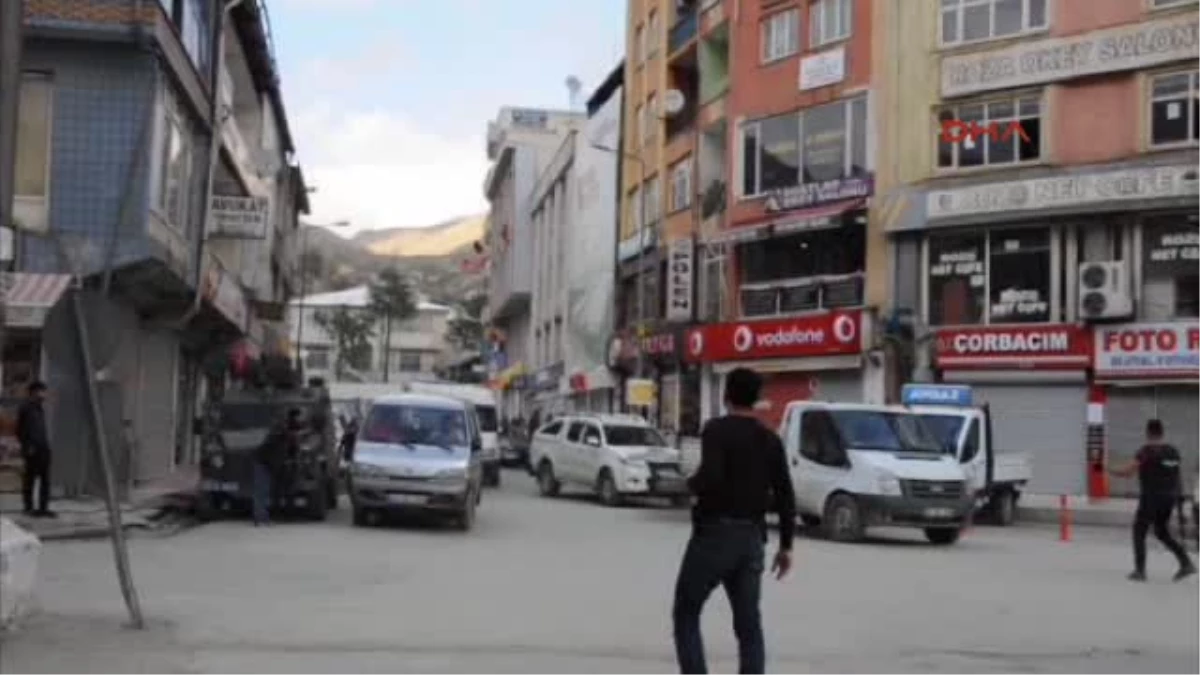 Çukurca ve Şemdinli\'deki Birliklere PKK\'dan Saldırı: 6 Asker Yaralandı