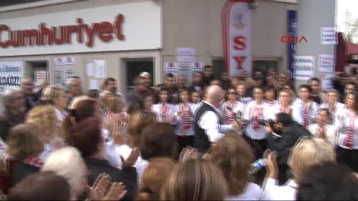 Cumhuriyet Gazetesi\'ne Destek Nöbeti...