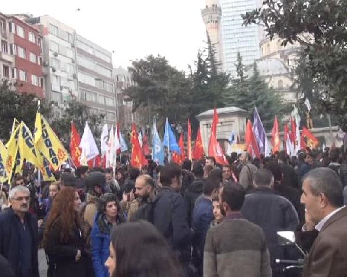 Hdp\'li Vekillerin Tutuklanmalarını Protesto Eden 99 Kişi Gözaltına Alındı
