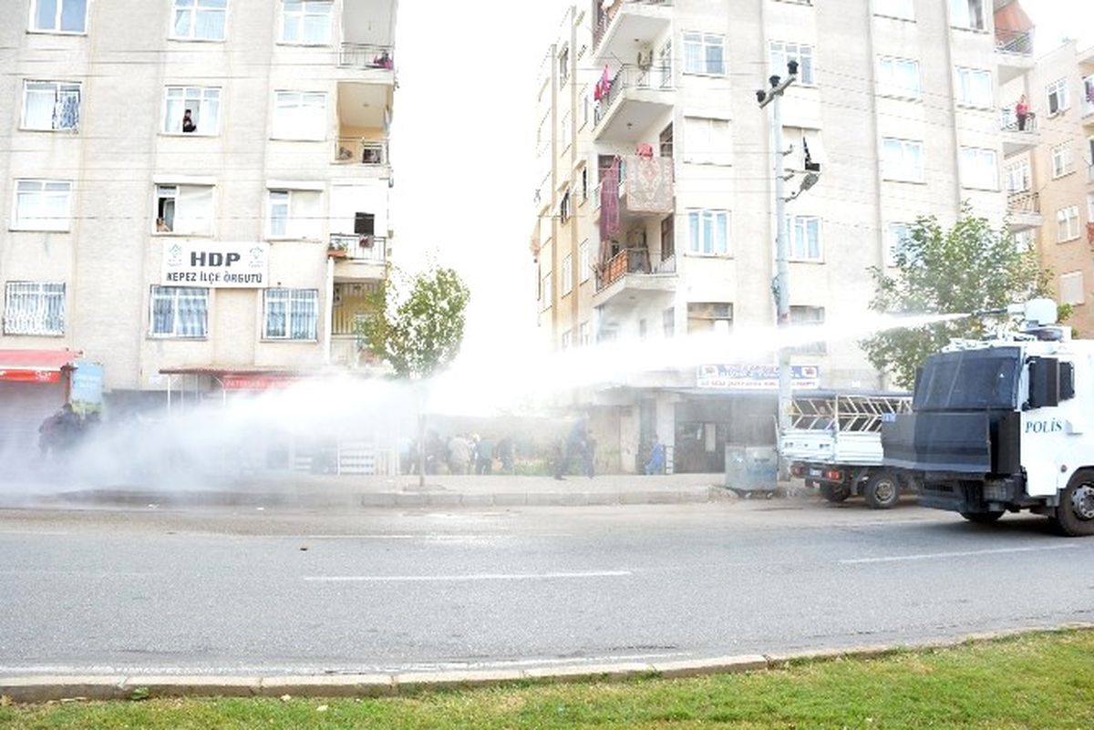 İzinsiz Eylem Yapmak İsteyen Hdp\'li Gruba Müdahale