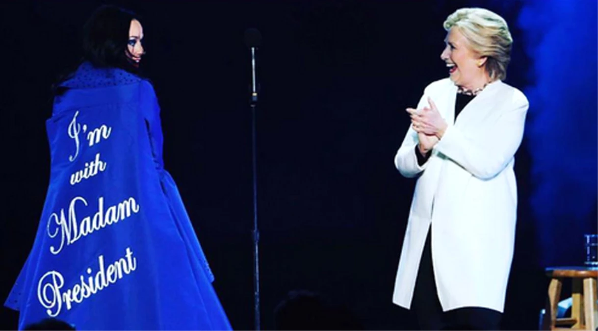 Katty Perry\'den Clinton\'a Pelerinli Destek!