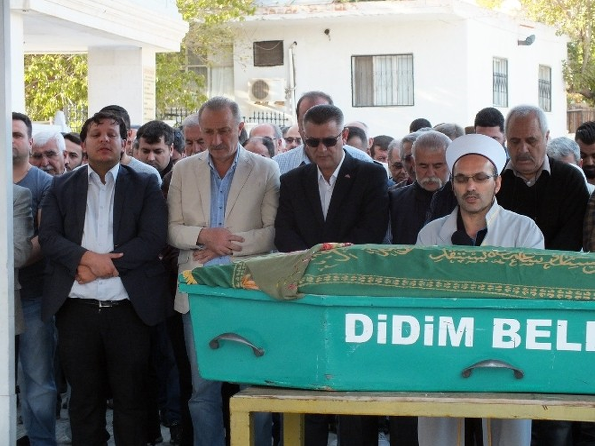 MHP\'li Didim Belediye Meclis Üyesi Makascıoğlu\'nun Anne Acısı