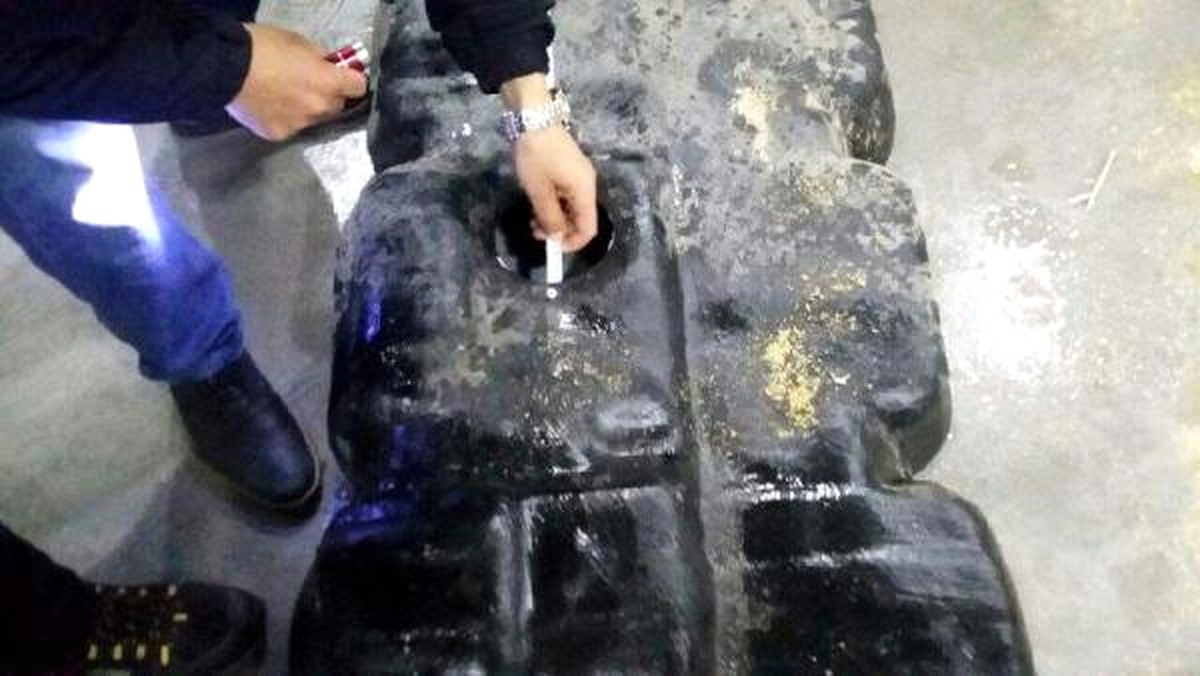 Minibüsün Yakıt Deposunda 15 Kilo Esrar Bulundu