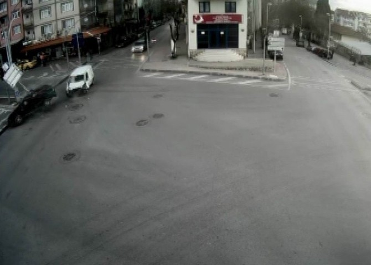 Kocaeli\'nde Yaşanan Kazalar Mobese Kameralarına Yansıdı