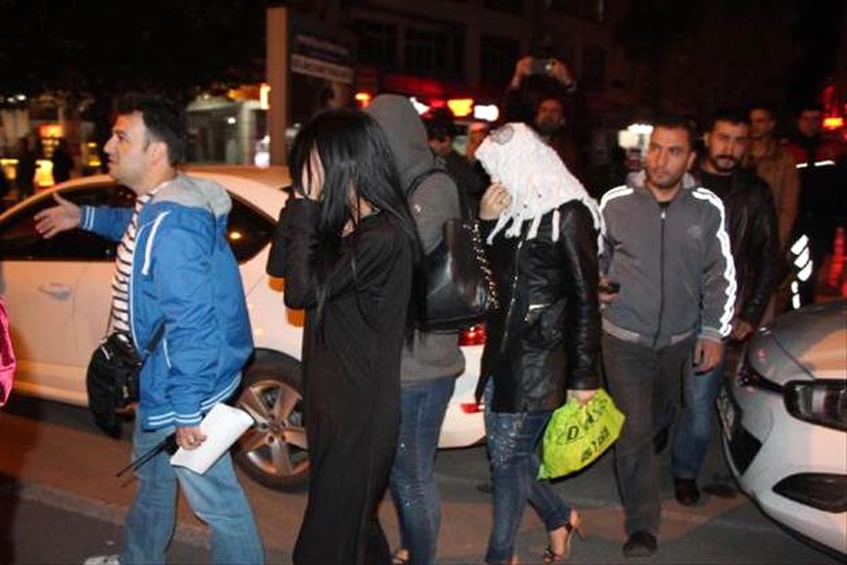 Şanlıurfa\'da Eğlence Mekanlarına Baskın: 35 Gözaltı