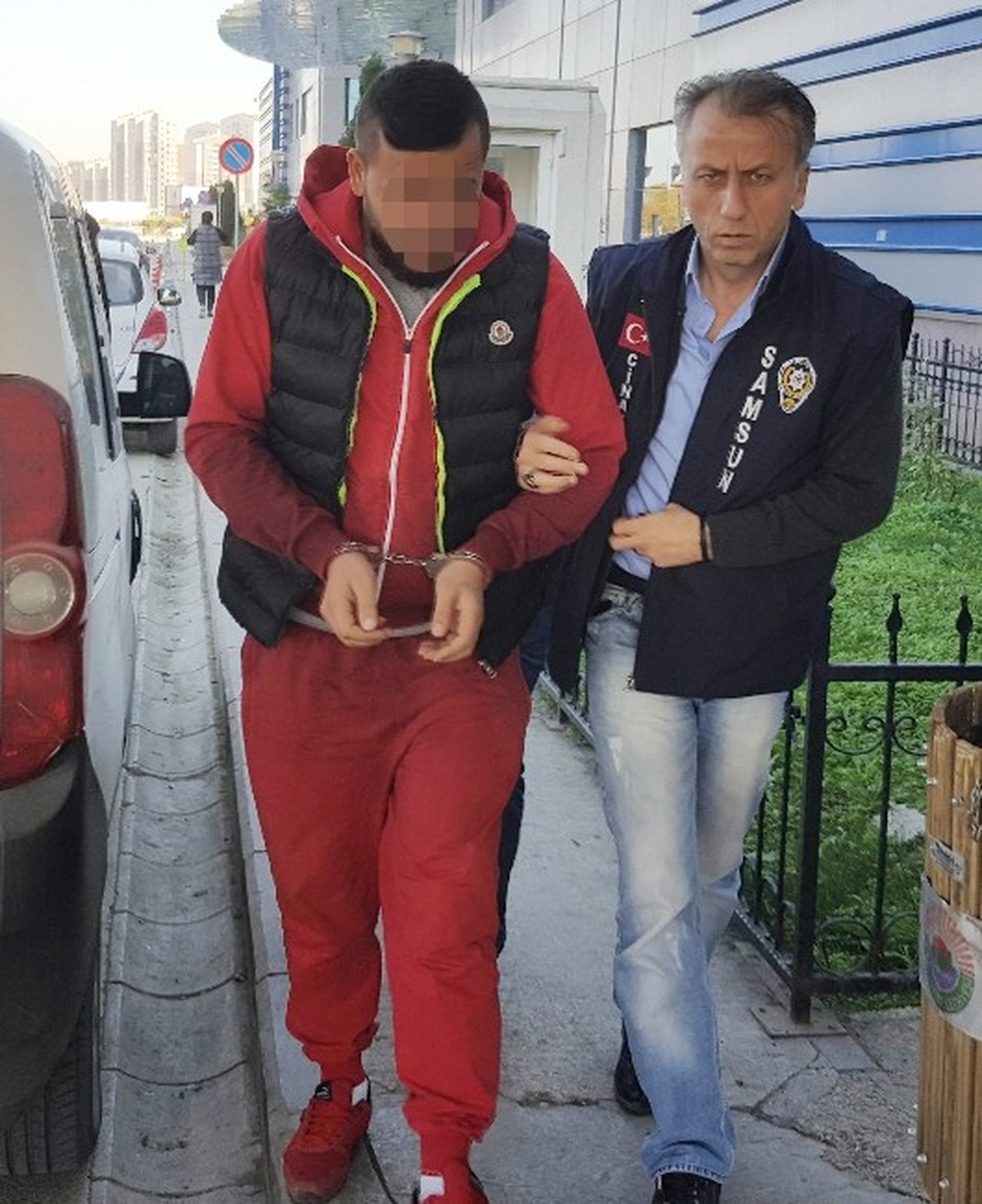 Tartıştığı Kişiyi İki Bacağından Bıçaklayan Genç Tutuklandı
