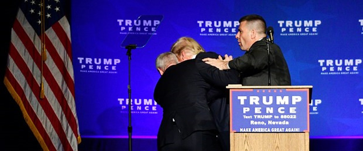 Trump, Güvenlik Gerekçesiyle Kürsüden İndirildi