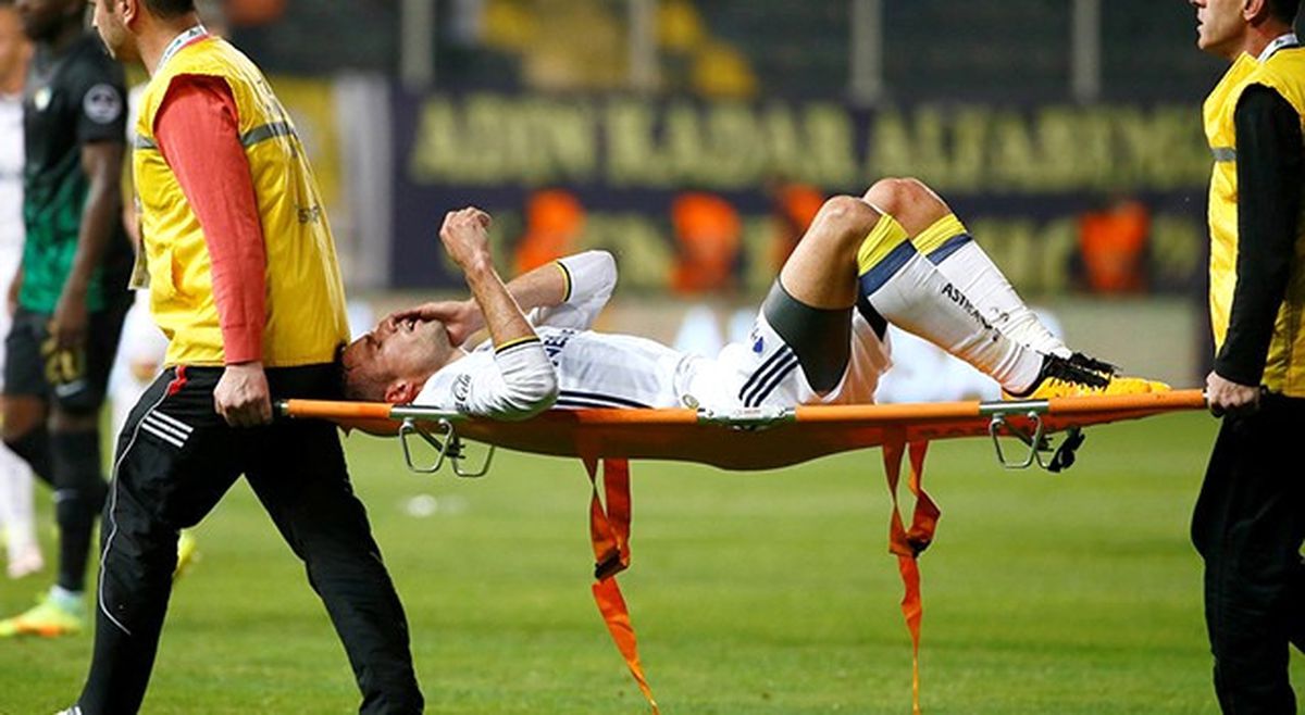 Van Persie Hastanelik Oldu