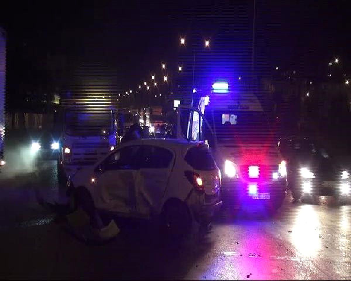 D-100 Karayolu'nda Dört Araç Birbirine Girdi!