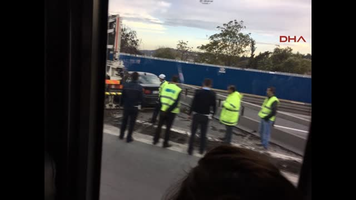 15 Temmuz Şehitler Köprüsü\'nde Maddi Hasarlı Kaza