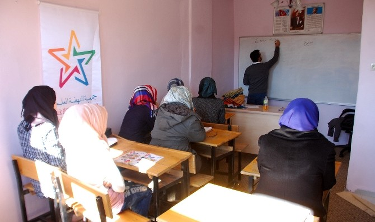 Adıyaman\'da Yaşayan Suriyeliler Türkçe Öğreniyor