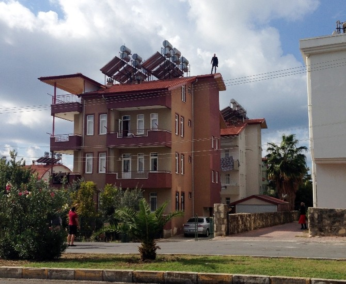 Antalya\'da İntihar Teşebbüsü
