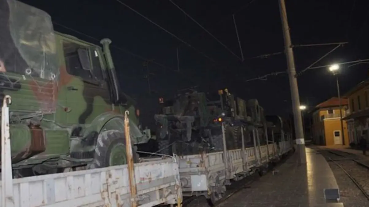 Askeri Malzeme Yüklü Tır Konvoyu Silopi\'ye Ulaştı