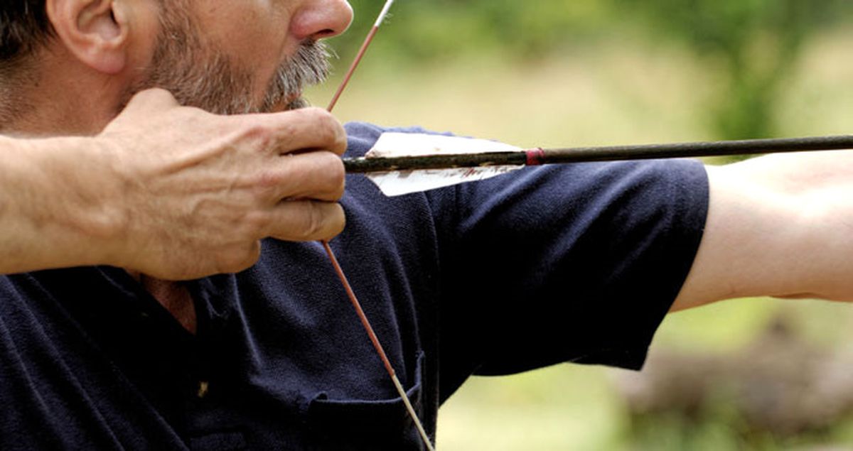 Avustralya: Hırsız Evden Kalçasına Saplanan Okla Kaçtı