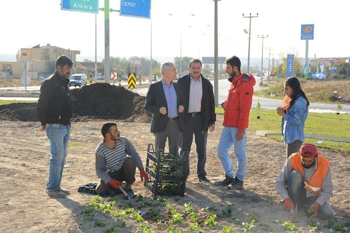 Başkan Acar Peyzaj Çalışmalarını Yerinde İnceledi