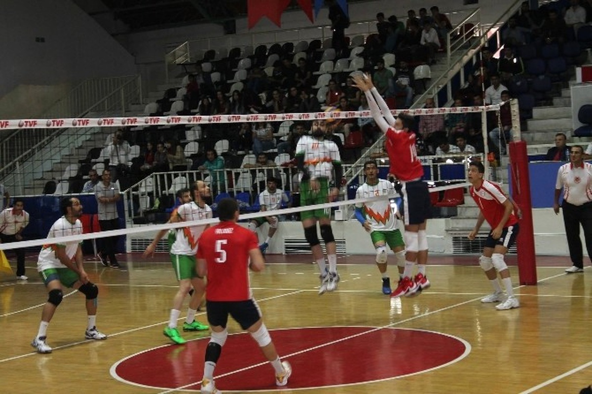 Büyükşehir Voleybolda Haftayı Galibiyetle Kapattı