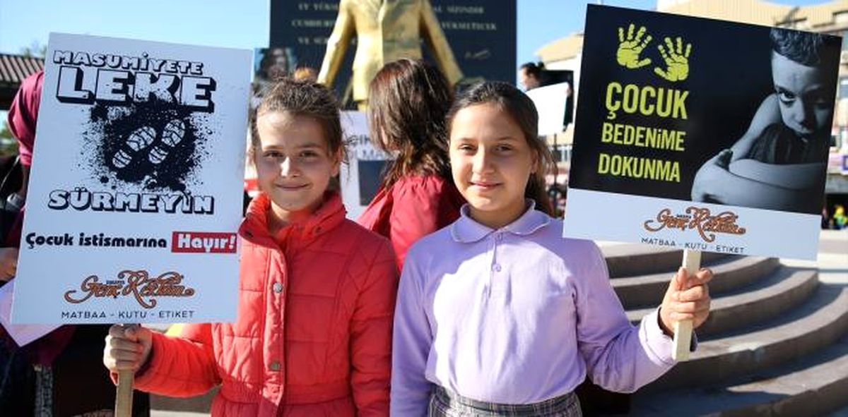 Çocuk İstismarı Protesto Edildi