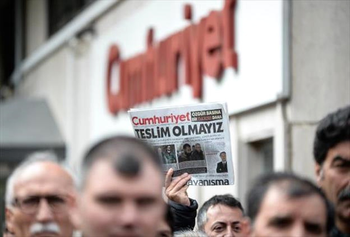 Cumhuriyet Gazetesi\'ne Destek Nöbeti...
