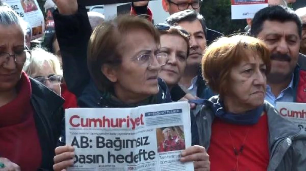 Cumhuriyet Gazetesi\'ne Destek Nöbeti