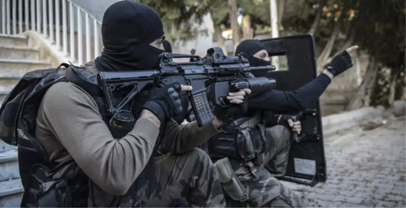 Dha Yurt - Şırnak\'ta Askeri Üs Bölgesine PKK Saldırısı: 1 Şehit