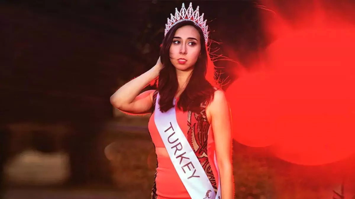 Ecem Uzgör İngiltere\'de Single Çıkardı