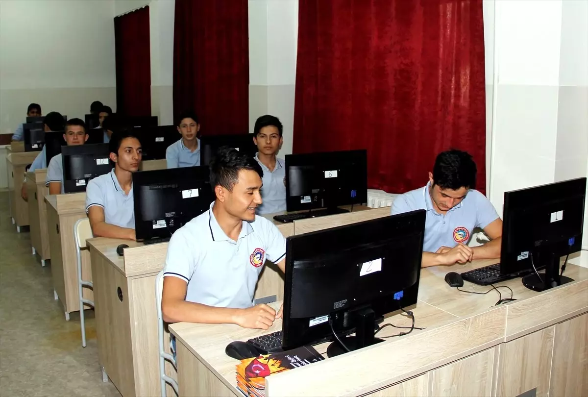 Fatih Mesleki ve Teknik Anadolu Lisesi Kalifiye Eleman Yetiştiriyor