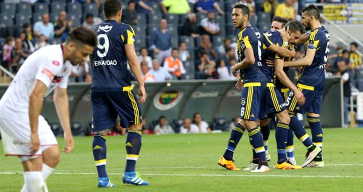 Fenerbahçeli Josef ve Fabiano, Köprüde Trafik Olunca Marmara'yı Kullandı