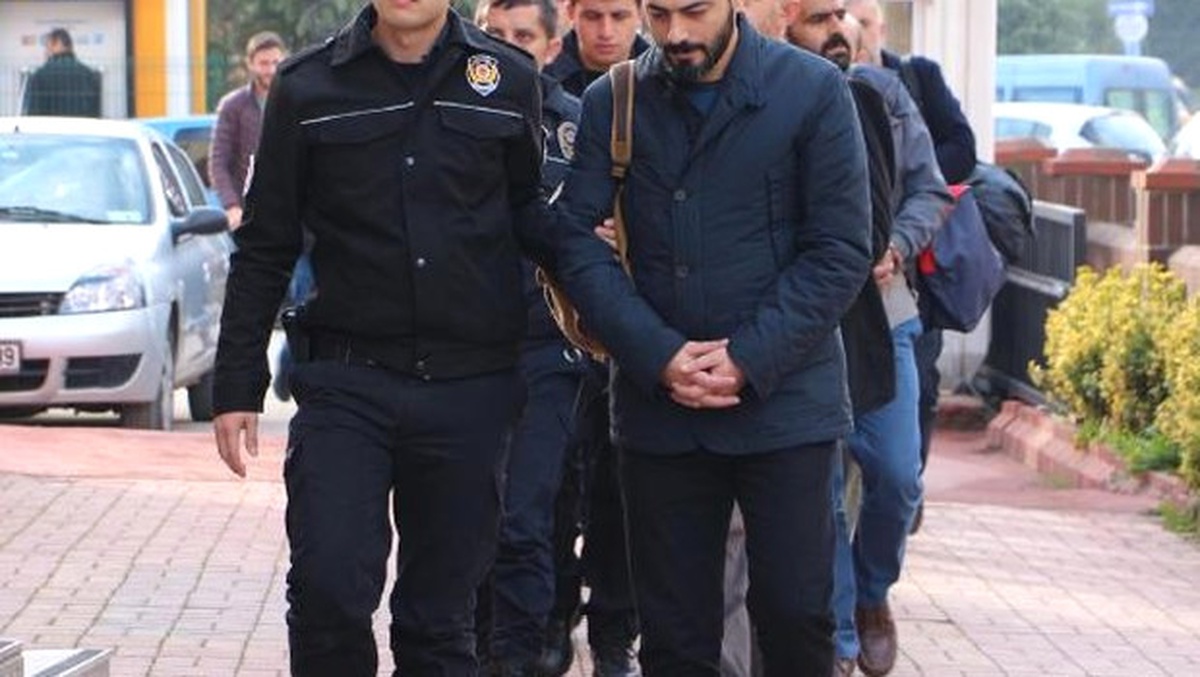 Fetö\'ye Destek Operasyonu: 13 Esnaf Adliyede (2)