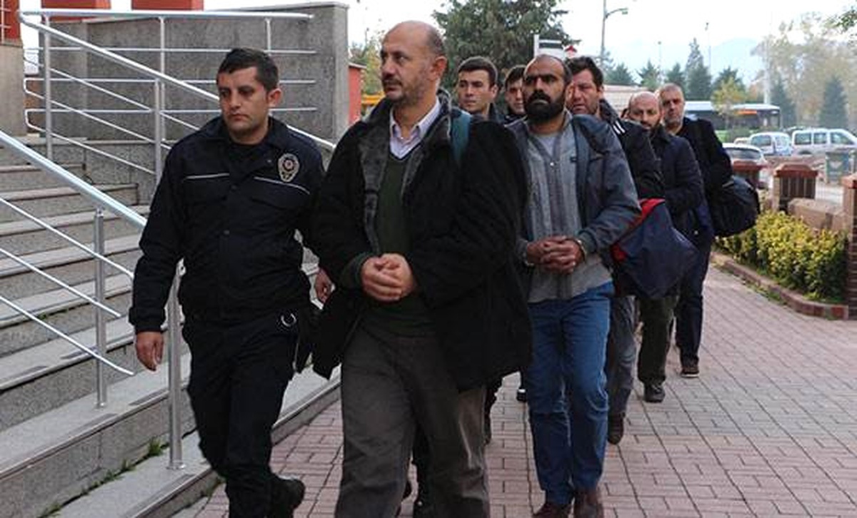Fetö\'ye Destek Operasyonu: 13 Esnaf Adliyede