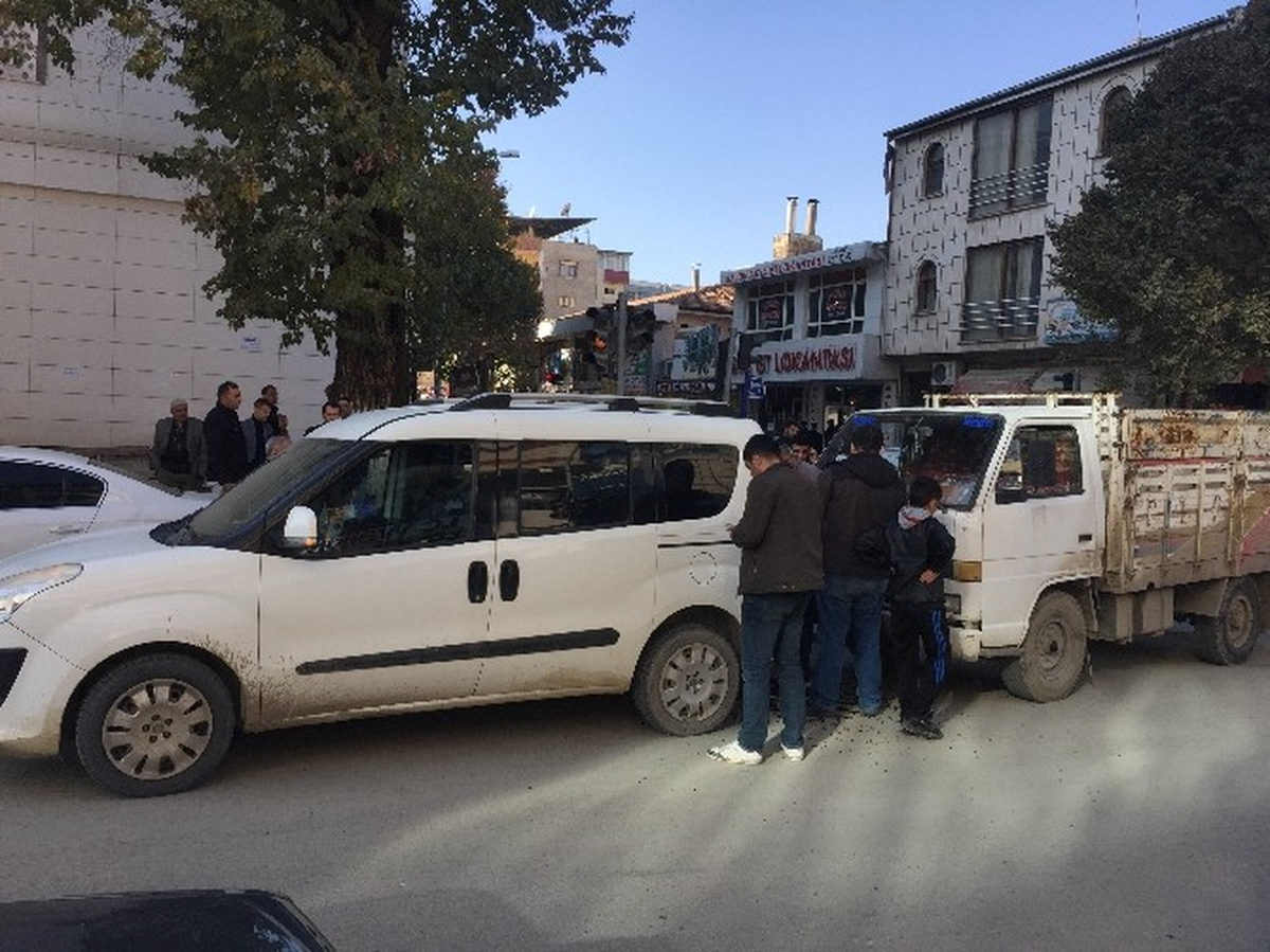 Iğdır\'da Maddi Hasarlı Trafik Kazası