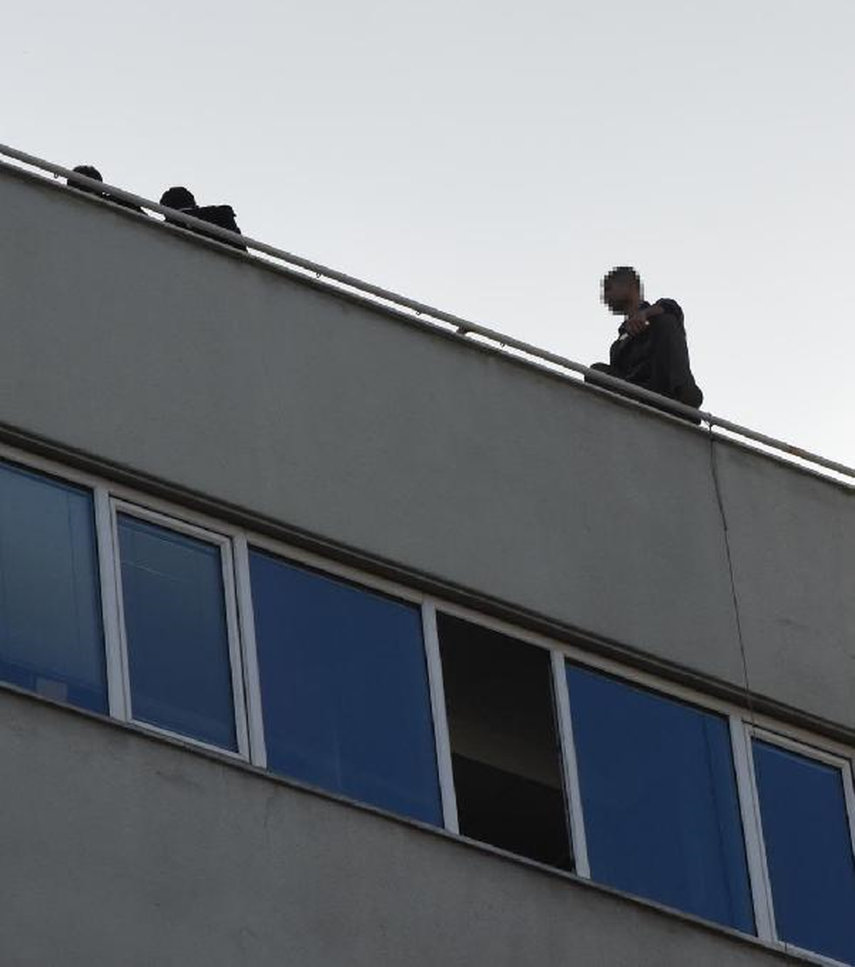 İntihar Girişiminden Polis Vazgeçirdi