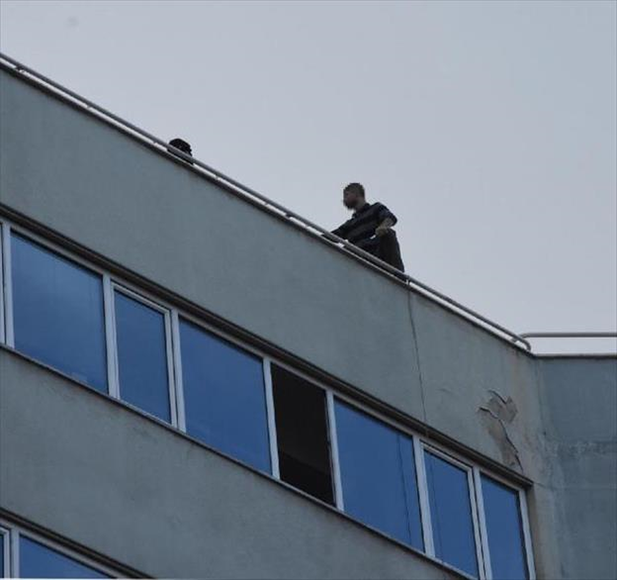 İntihar Girişiminden Polis Vazgeçirdi