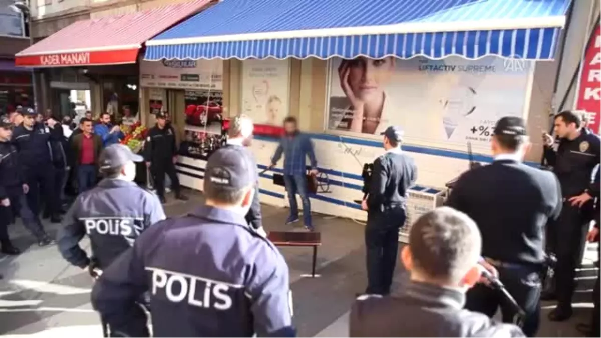 Iş Yeri Sahibi, Zabıta ve Polise Bıçakla Direndi