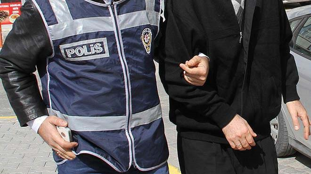 İzmir\'de Fetö/pdy Operasyonu