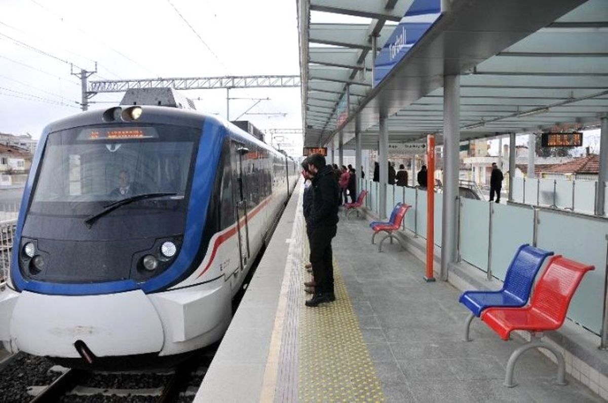 İzmir\'de "Ulaşım Krizi" Kapıda