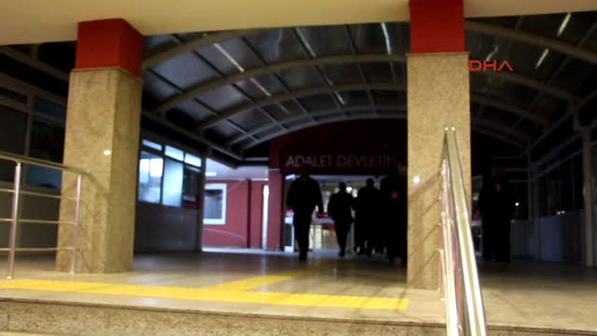 Izmit Fetö\'ye Destek Operasyonu: 13 Esnaf Adliyede