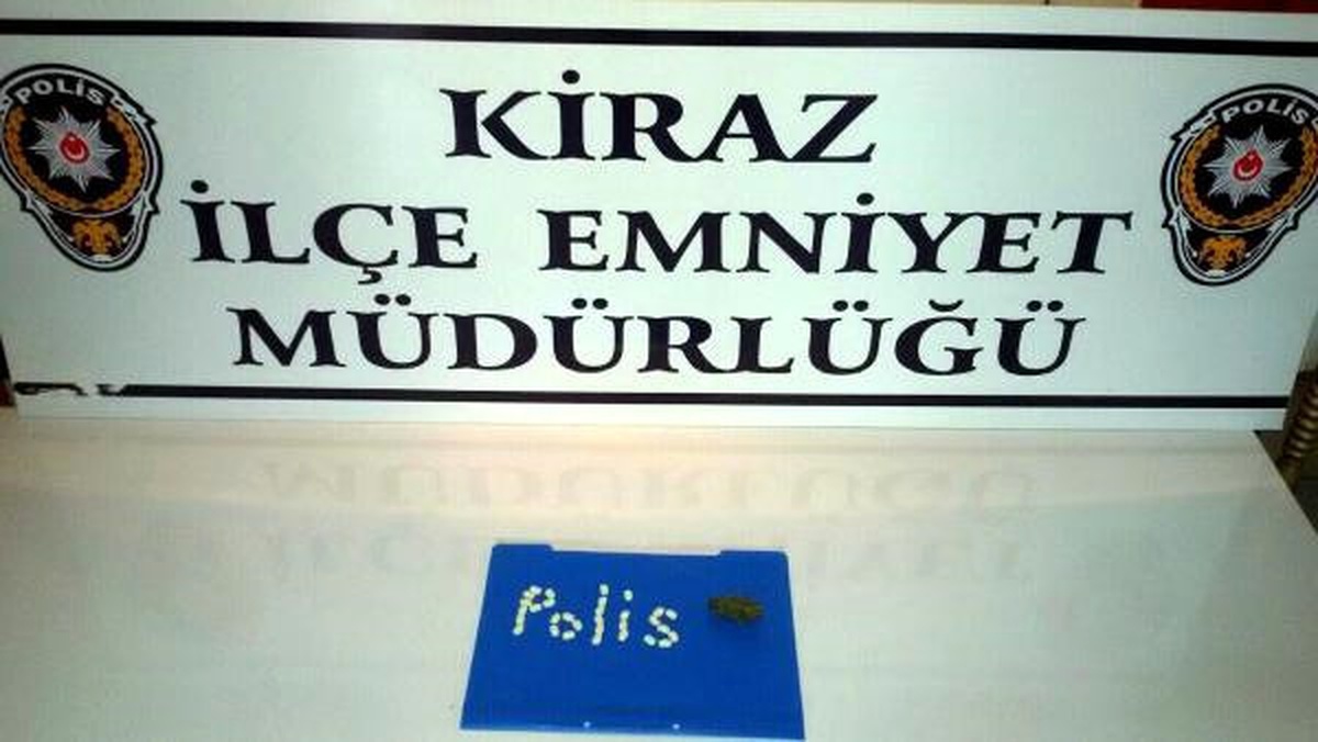 Kamu Yararına Çalıştığı Okulda Öğrencilere Uyuşturucu Satmaktan Gözaltına Alındı