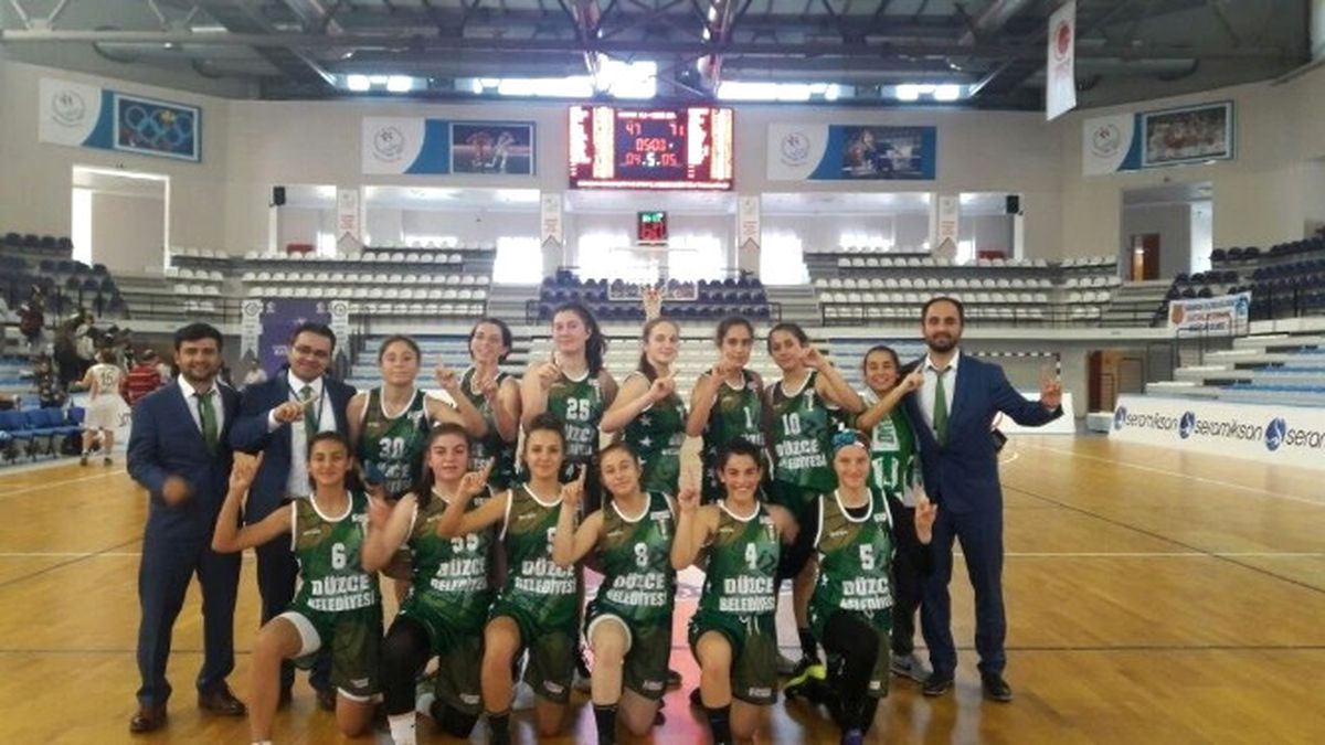 Kızlar Galibiyetle Döndü