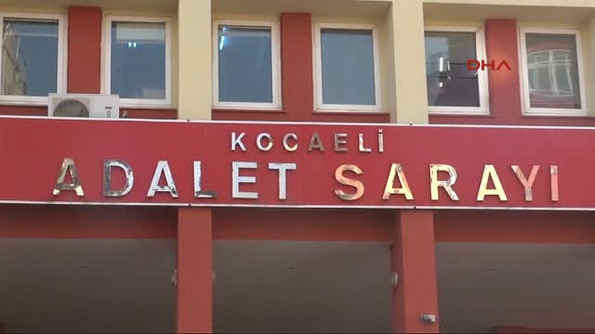 Kocaeli Fetö\'ye Destek Sağladığı Iddia Edilen Esnaflar Adliyeye Sevk Edildi