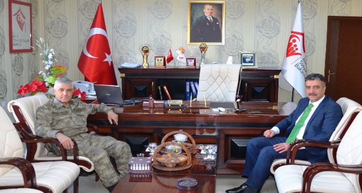 Korgeneral Çetin\'den Müdür Koç\'a Ziyaret