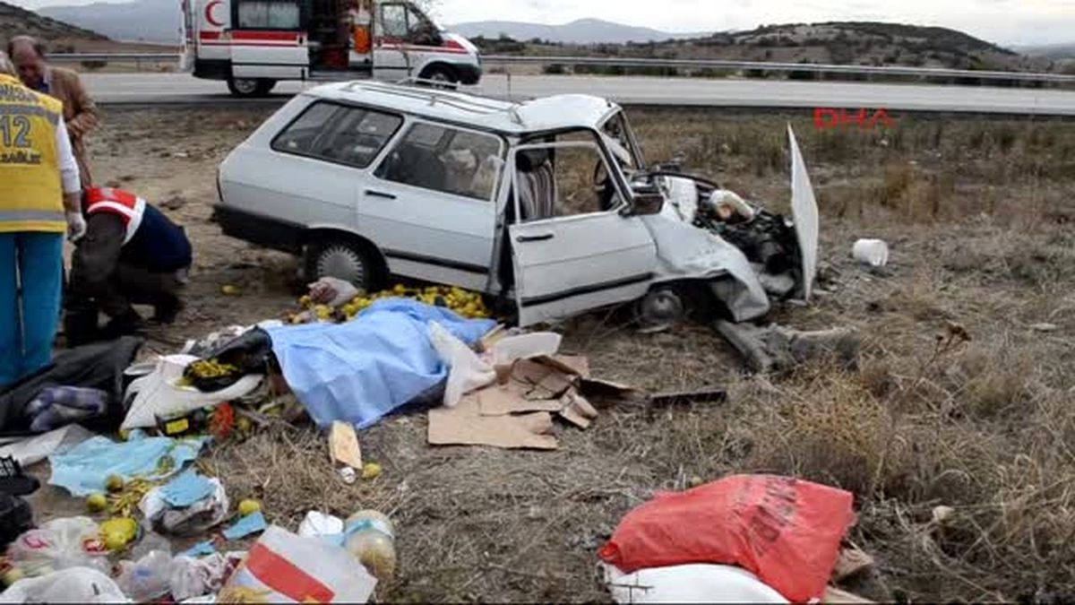 Kula Kazada Eşi Öldü, Sürücü Yaralı Kurtuldu
