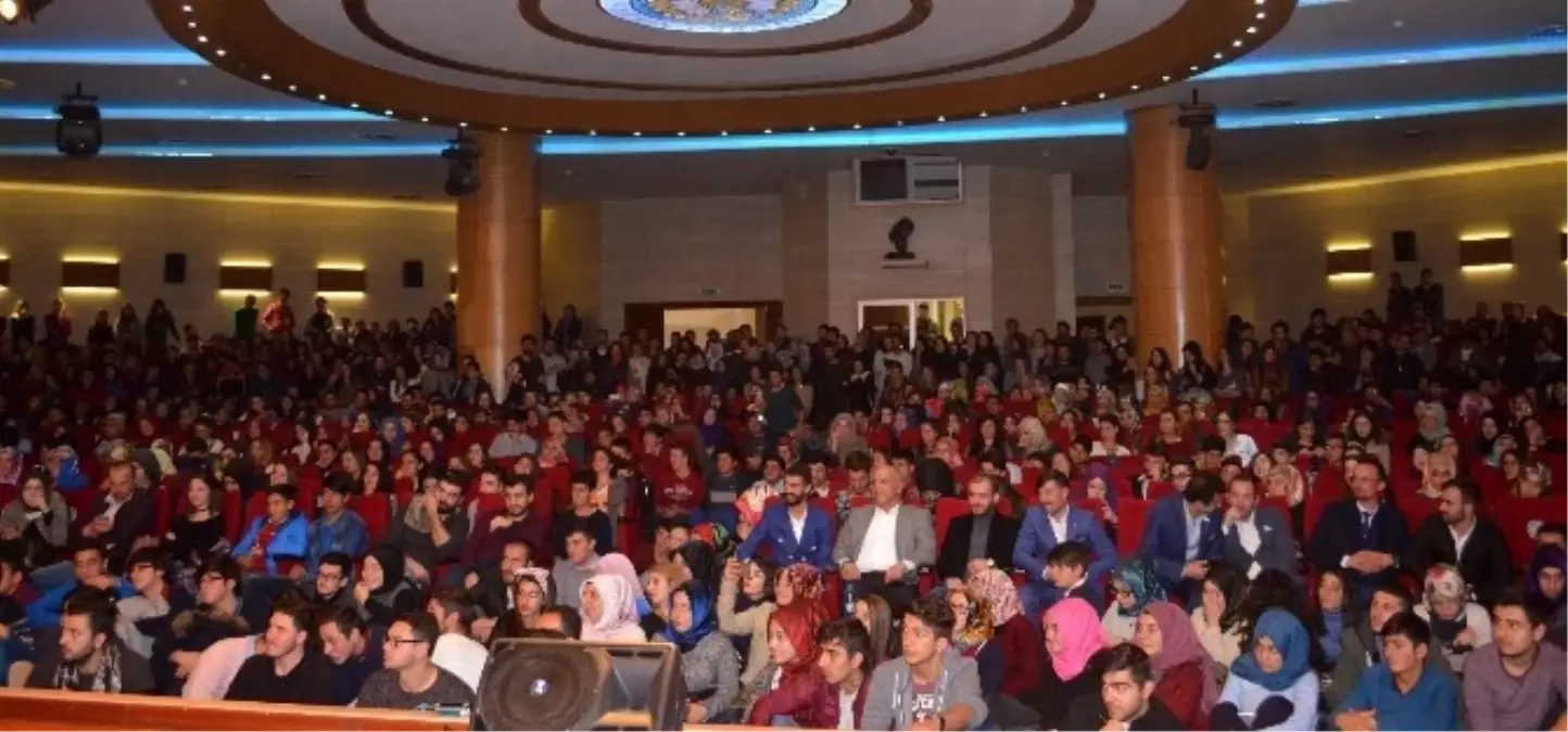 Milletvekili Ilıcalı, Üniversiteli Gençlerle Buluştu