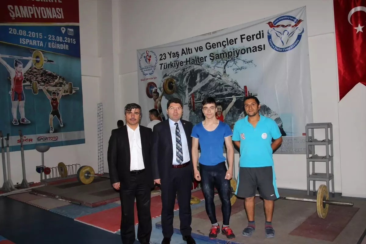 Milletvekili Tunç Milli Halterciyi Kutladı