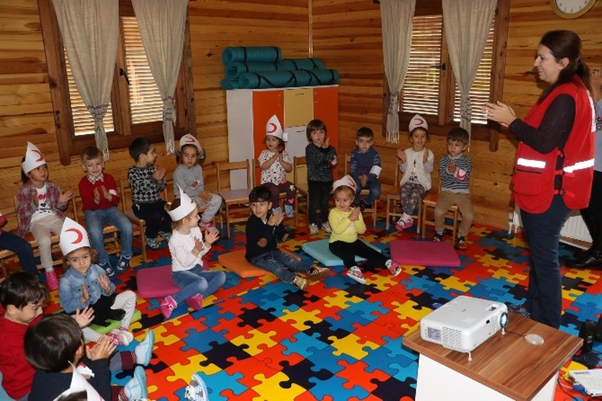 Minikler Kızılay\'ı Tanıdı