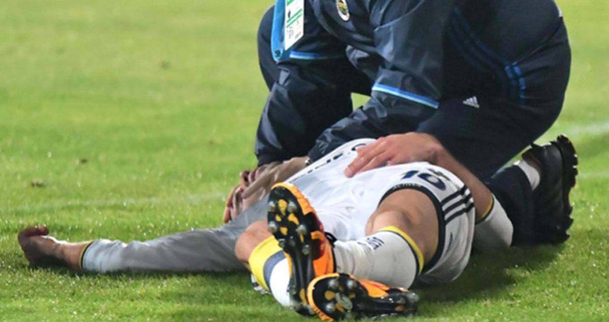 Robin van Persie, Devlet Hastanesine Götürüldü